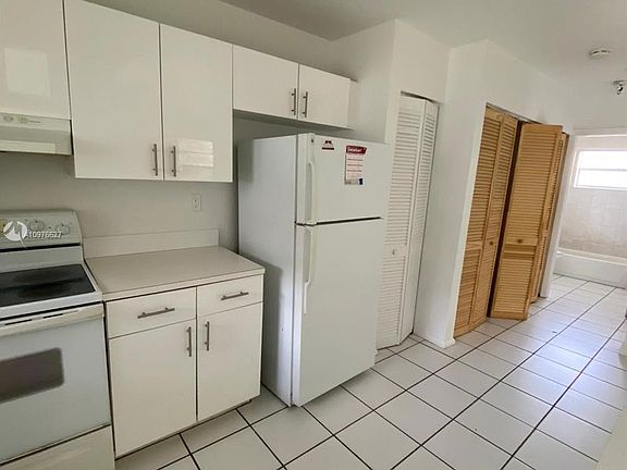 3rd image of 2596 NE 182nd Ter #B