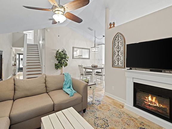 2nd image of 2520 Centerville Ct