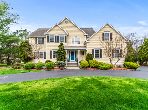 30 Village Green Lane, Monroe, CT 06468