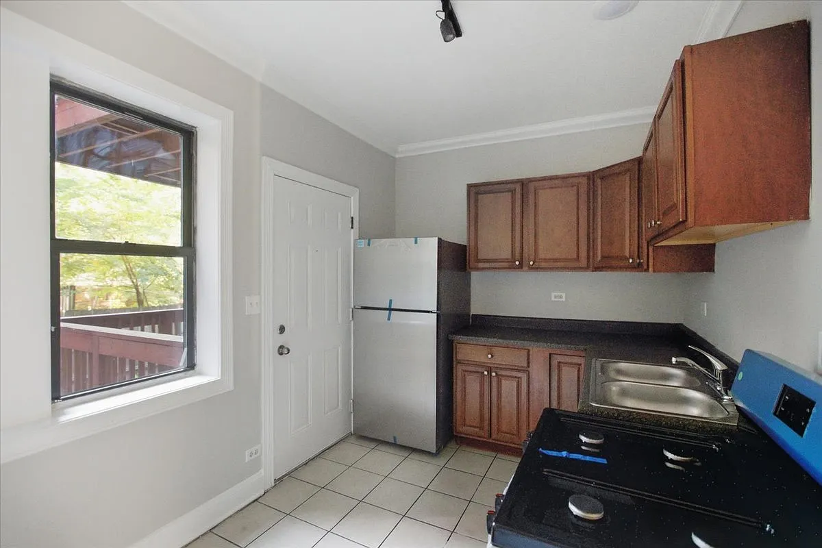 Studio, 349 sqft, $995 — Photo 3
