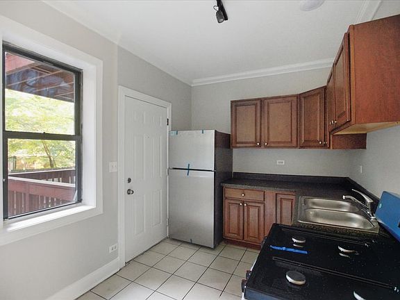3rd image of 1940 E 73rd St APT 1