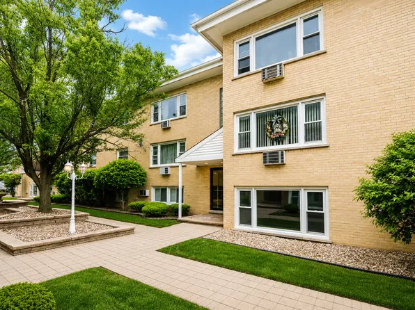 6634 W 95th St APT 1D, Oak Lawn, IL 60453