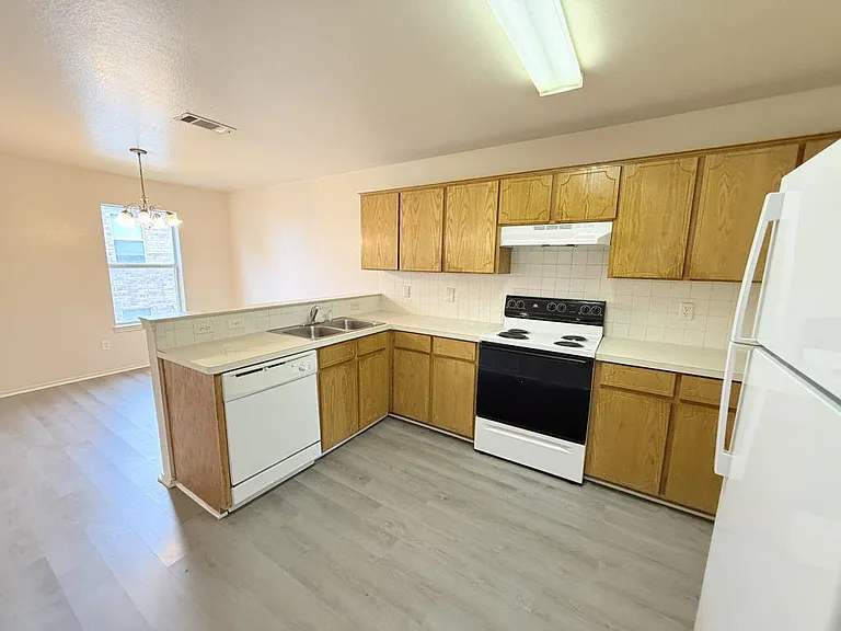 3407 Toledo Dr #C — Photo 6