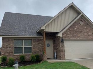 3392 Garden Clb, Bryant, AR 72022
