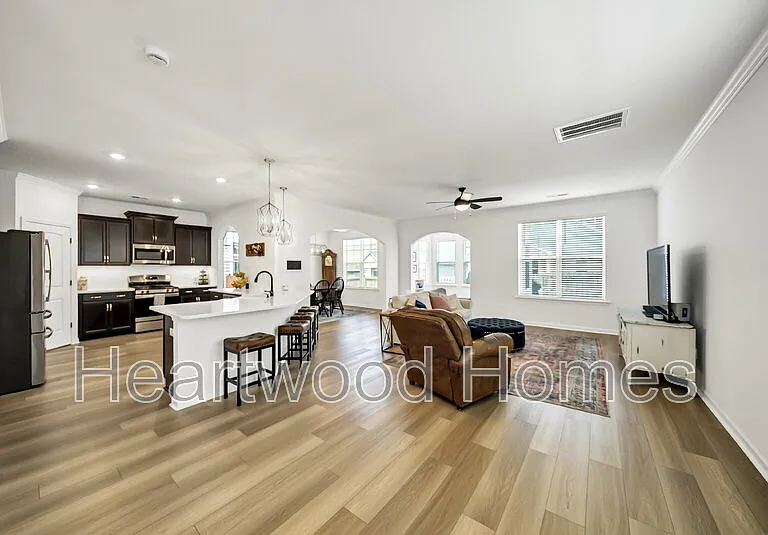 924 Windchase Way — Photo 5