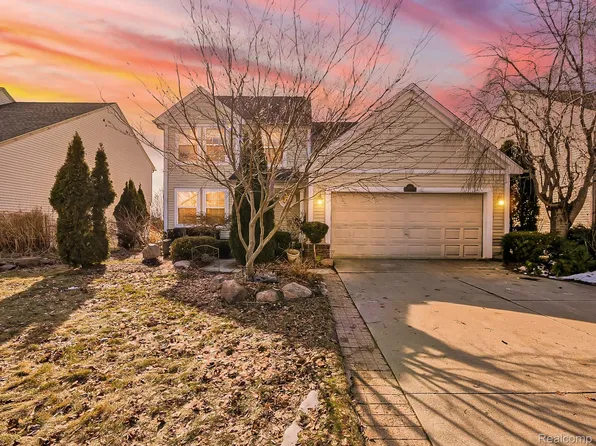 729 W Margaret Ln, Pontiac, MI 48341