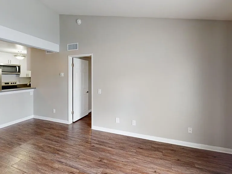 The Lodge at Porter Ranch Apartments — Photo 11