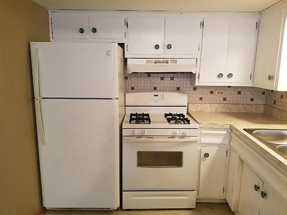 2nd image of 5929 W 79th St APT 3E