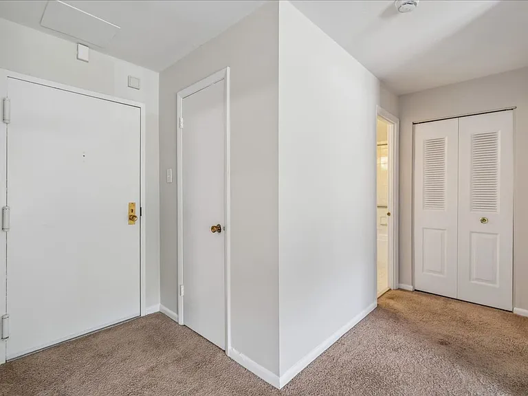 12001 Old Columbia Pike #12001-106 — Photo 3