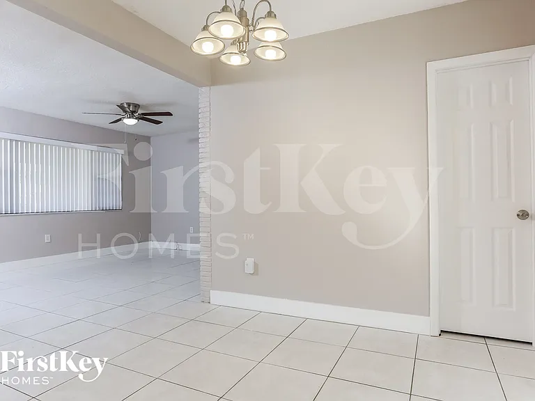 7720 Juniper St — Photo 5