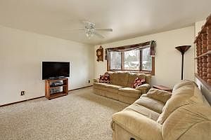 3rd image of 1314 Glen Ct