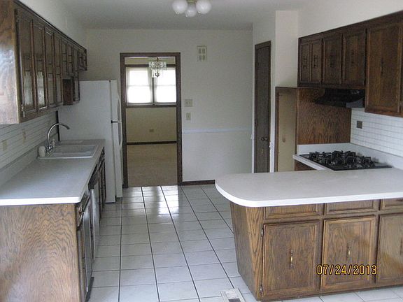 2nd image of 372 N Poplar Ave