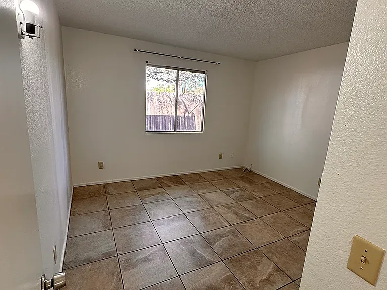 4335 E Fairmount St #2 — Photo 8