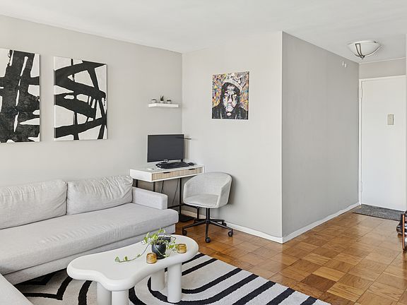3rd image of 333 E 45th St APT 31C