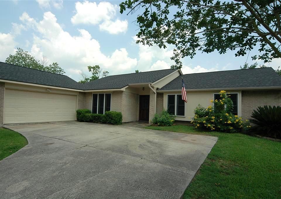 1st image of 1204 Piney Woods Dr