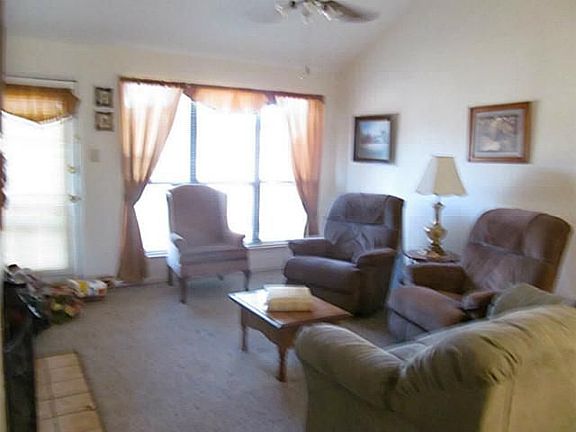 5th image of 2213 Jamie Dr