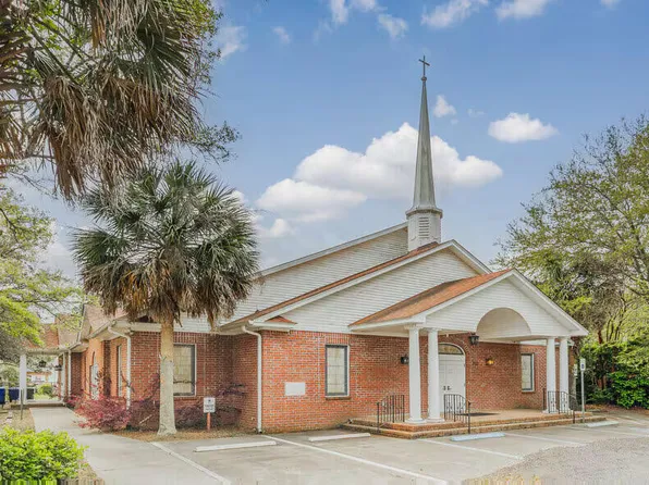 835 Magnolia Rd, Charleston, SC 29407