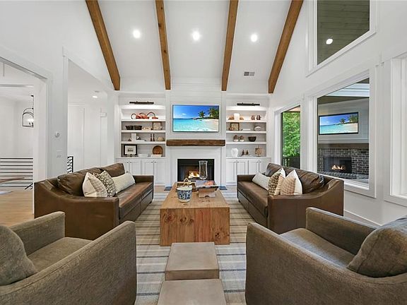 3rd image of 224 Goss Ln