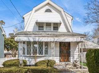 22221 100th Dr, Queens Village, NY 11429