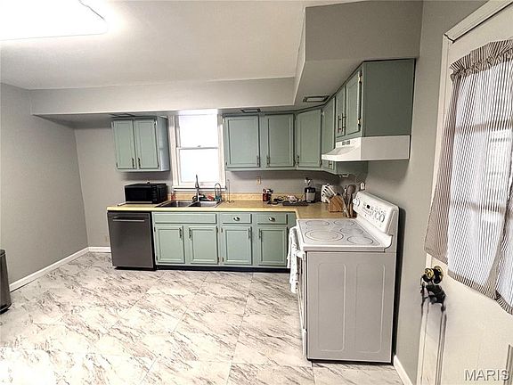 3rd image of 325 N Prairie St