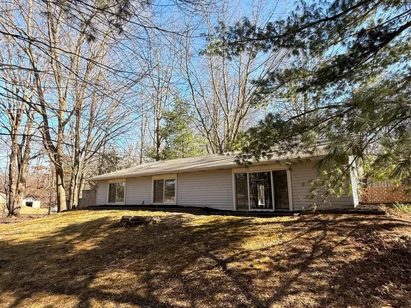 510 E Golden Pond Rd, Midland, MI 48642