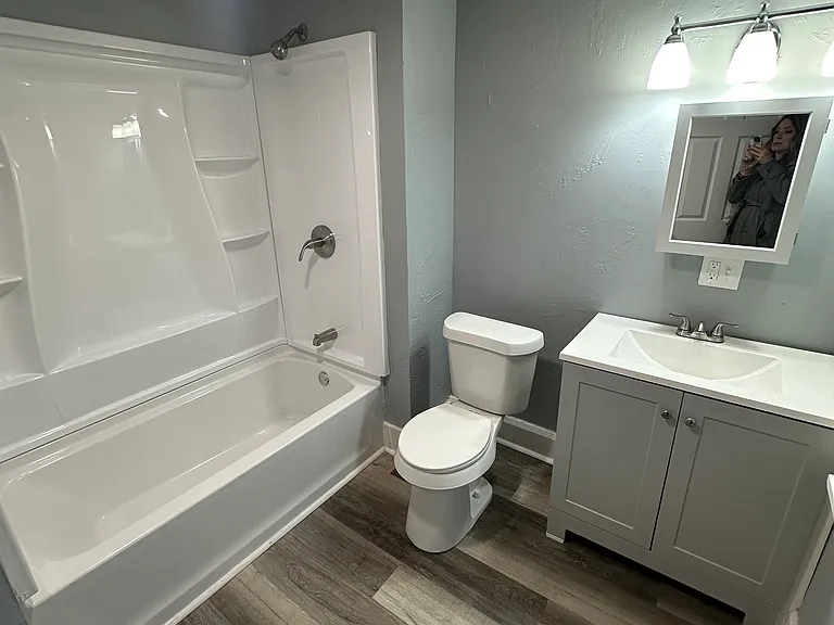 111 Arlington Ave NW — Photo 10