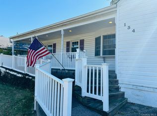 134 Veronica Ln, North Babylon, NY 11703