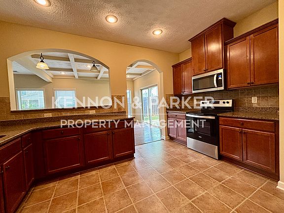 5th image of 7377 Sorrel Ct