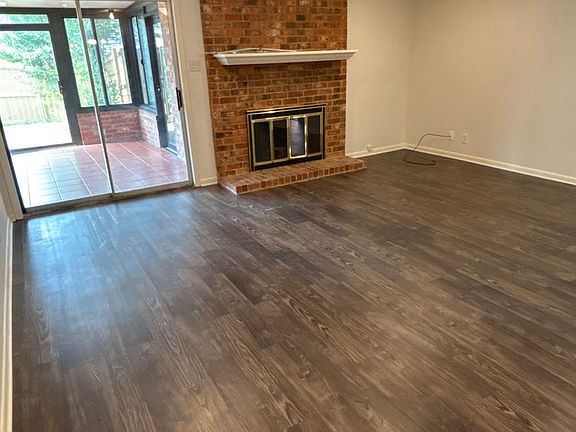 3rd image of 430-434 Top Hill Dr #430