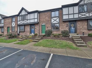 512 Halifax Cir, Cincinnati, OH 45244