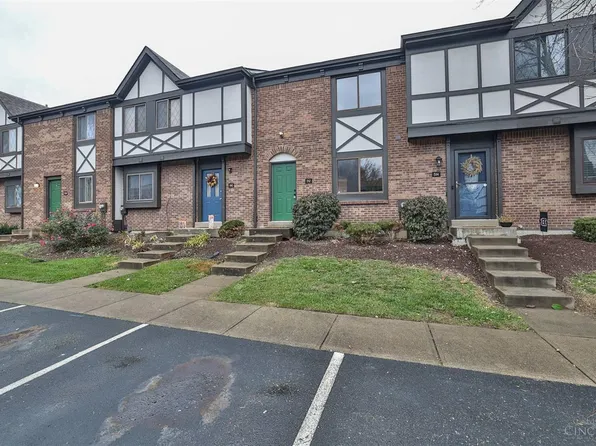 512 Halifax Cir, Cincinnati, OH 45244