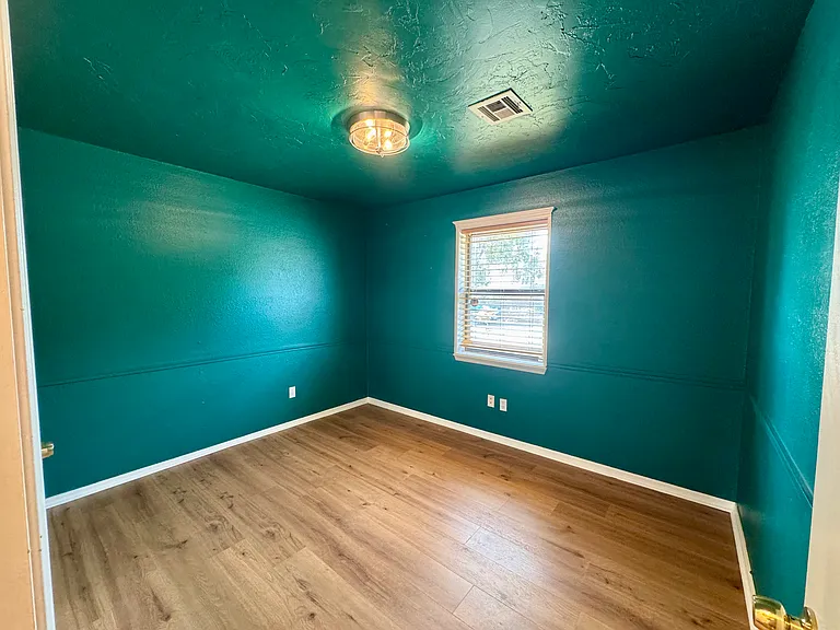1500 Vulcan Cir — Photo 8