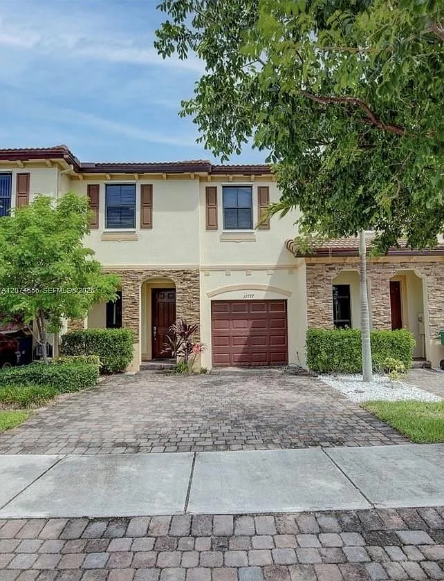 Silver Palm West — Photo 1