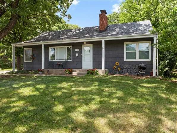 7930 W 67th St, Overland Park, KS 66202