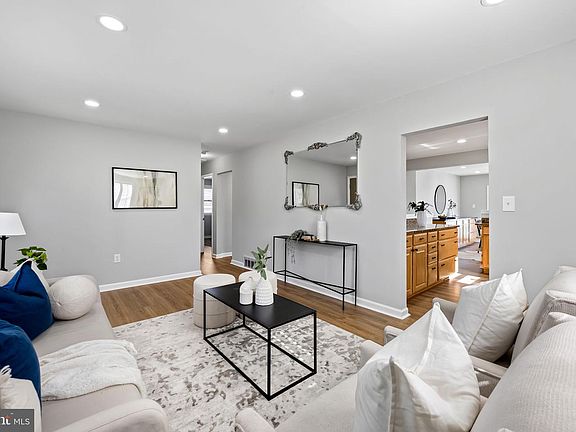 5th image of 102 Charles Rd