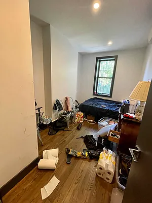 Rented by Delmark Realty LLC | media 31