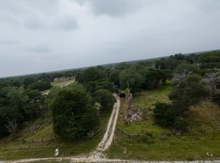 1839 Burr Oak Ln, Adkins, TX 78101