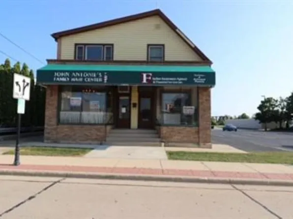 1507 16th St, Two Rivers, WI