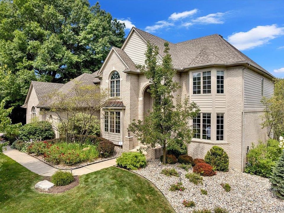 1st image of 2740 Plum Creek Dr