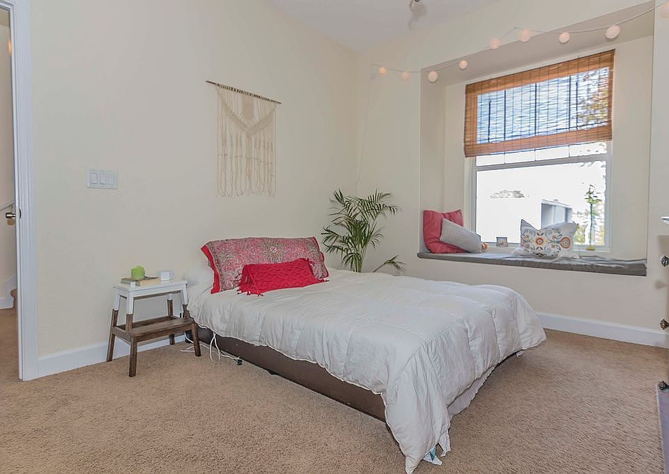 1st image of 512 4th Ave S APT 3
