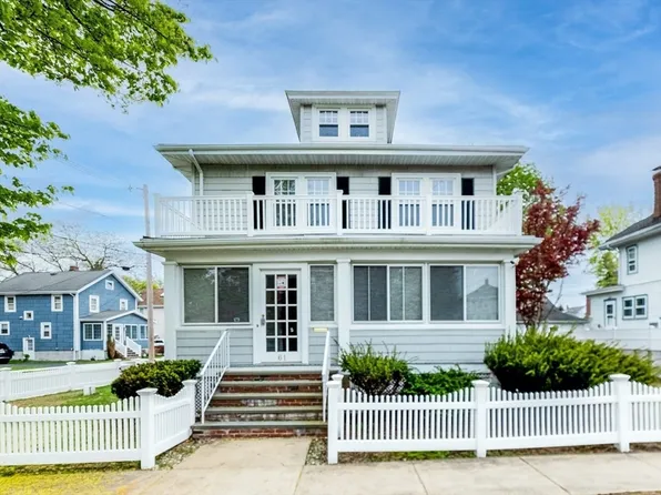 61 Ellington Rd, Quincy, MA 02170