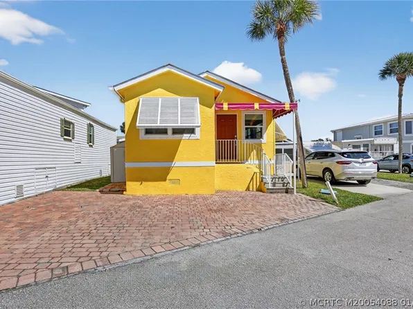 630 Nettles Blvd, Jensen Beach, FL 34957