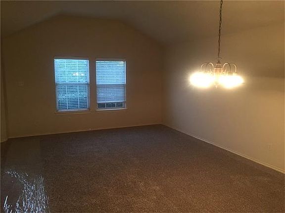 3rd image of 173 Poplarwood Dr