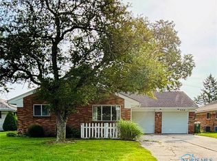 332 Lacombe Dr, Maumee, OH 43537