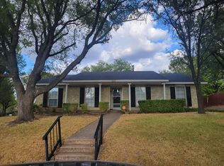152 Meadowcrest Dr, Desoto, TX 75115