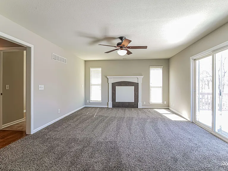 10808 N Donnelly Ct — Photo 6