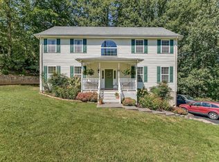 2809 Spencer Ln, Big Stone Gap, VA 24219