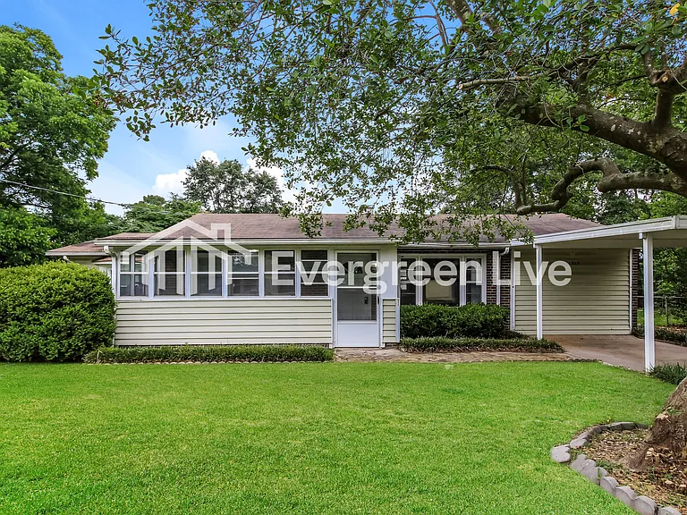 1919 Williams Dr — Photo 1