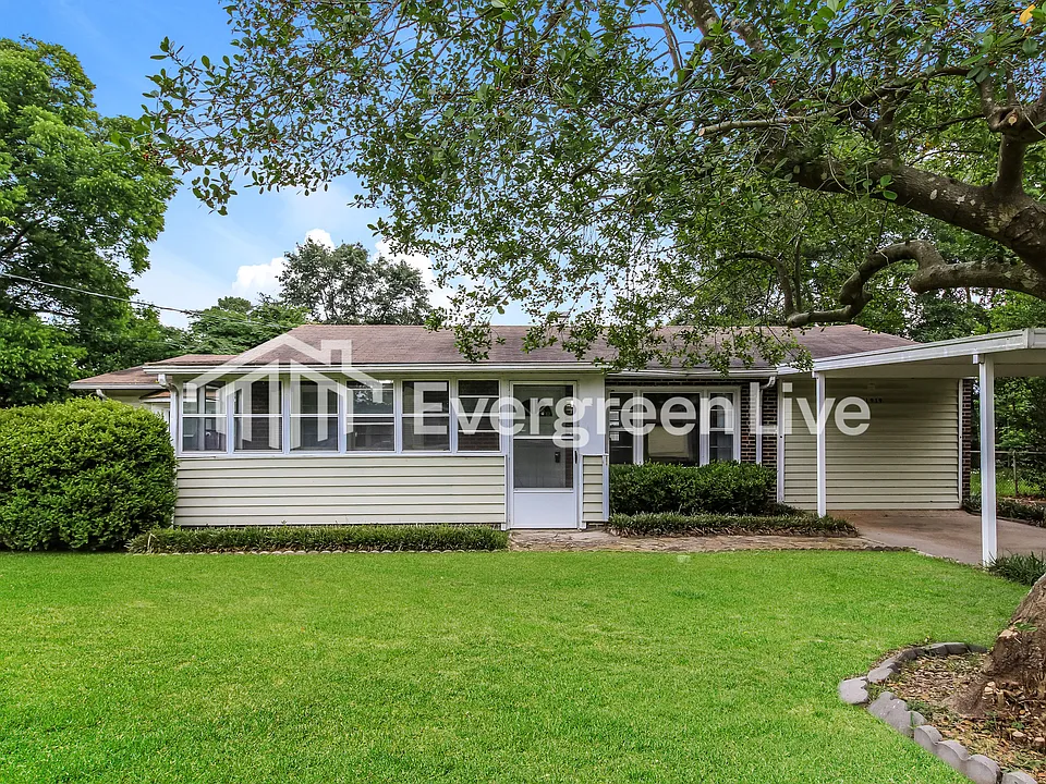 1919 Williams Dr