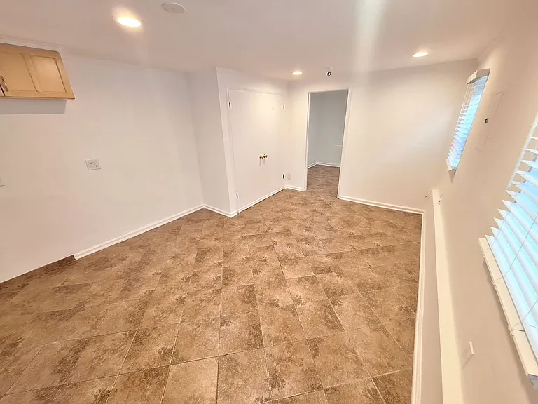 1515 S Beverly Glen Blvd #10 — Photo 7